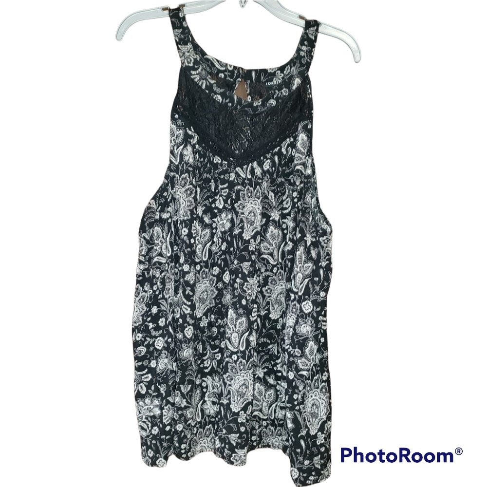 Torrid black Paisley challis and lace goddes tank size 3